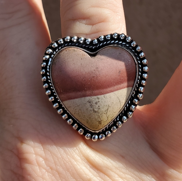 New Heart Shaped Mookaite 925 Silver Statement Ring. - Picture 4 of 10